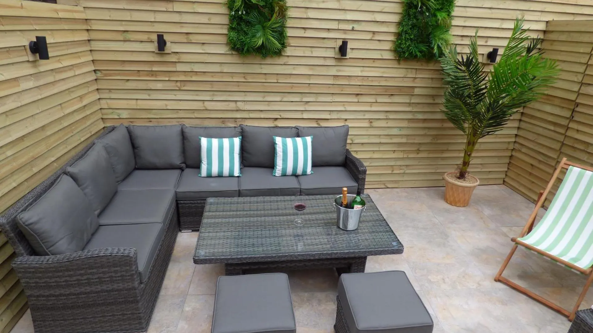 Historic City Centre Town House Chester Holiday home